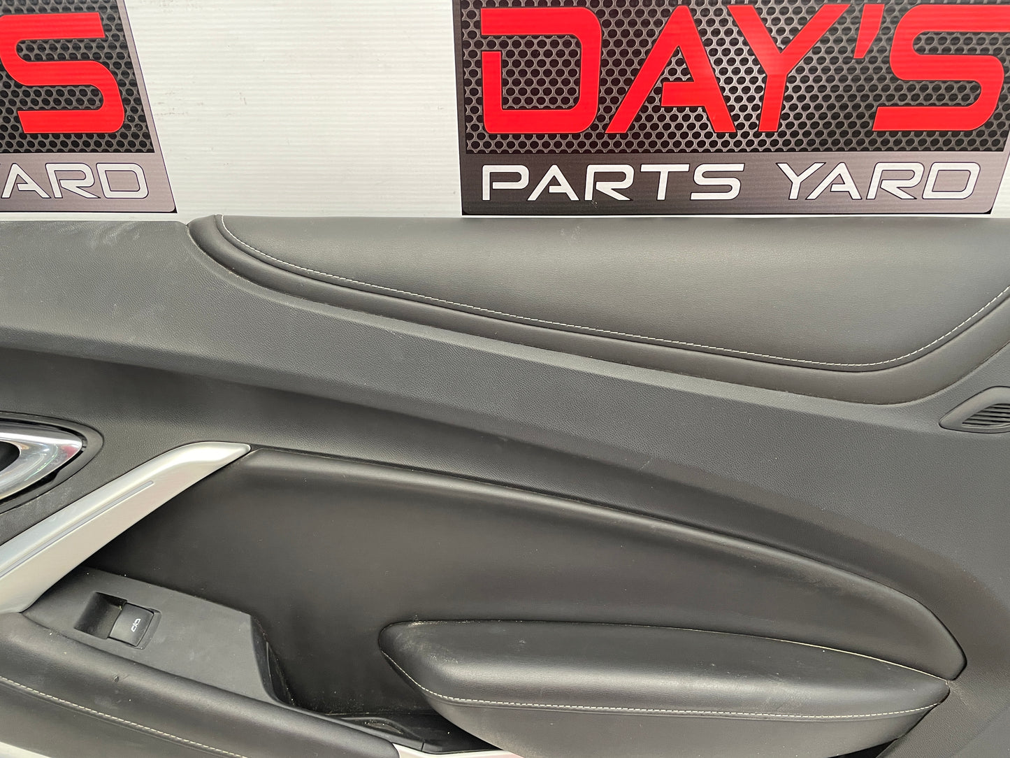 2019 Chevy Camaro SS Front RH Passenger Door Panel OEM - Day's Parts Yard