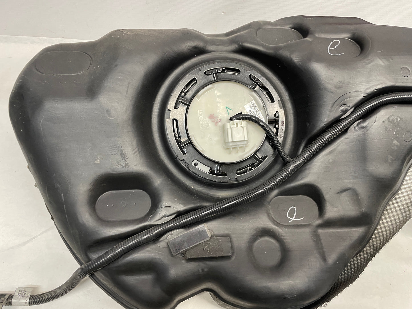 2016 Cadillac ATS-V Coupe Complete Fuel Gas Tank w/ Pumps OEM - Day's Parts Yard