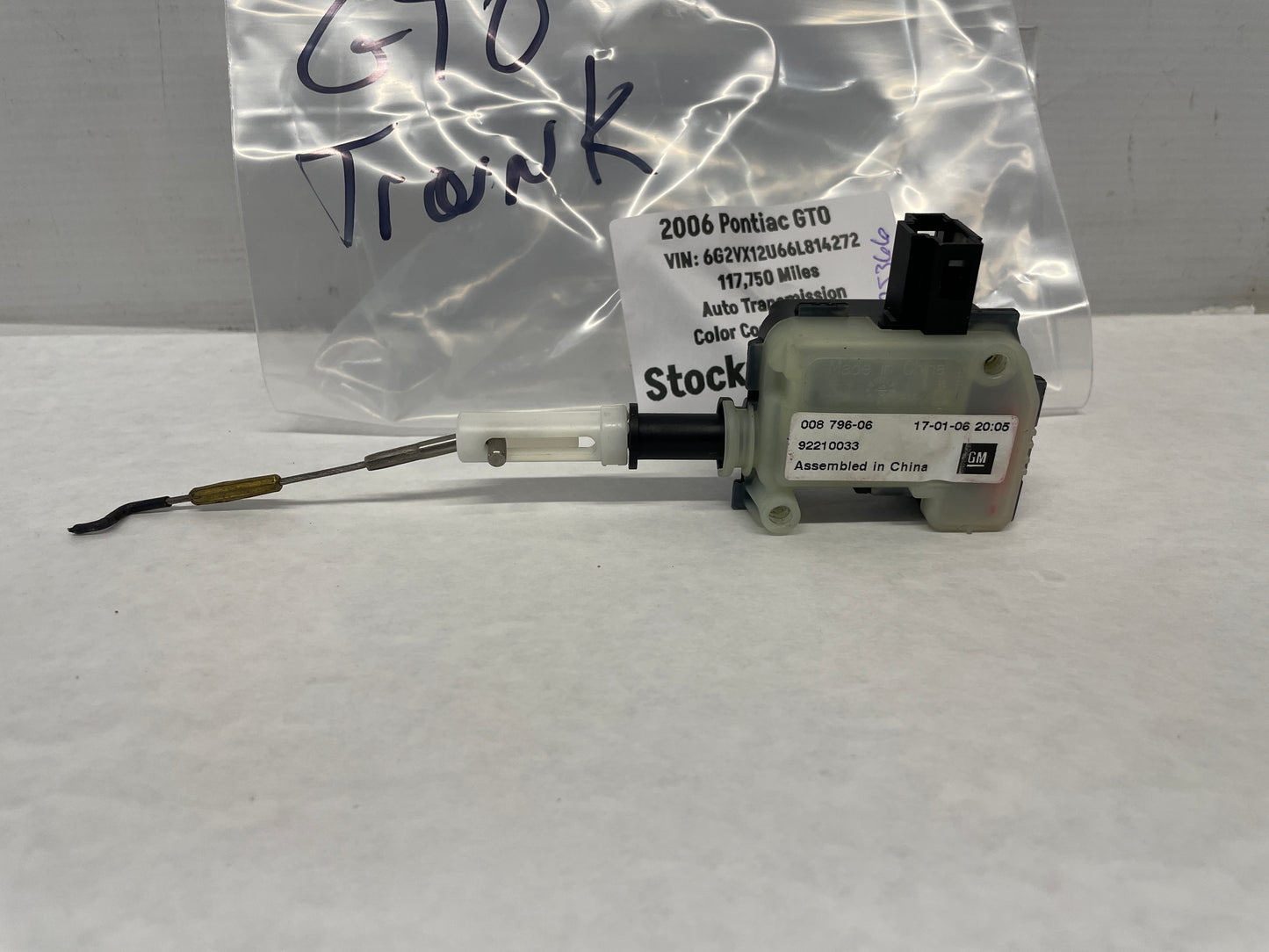 2006 Pontiac GTO Trunk Deck Lid Lock Actuator w/ Linkage OEM - Day's Parts Yard