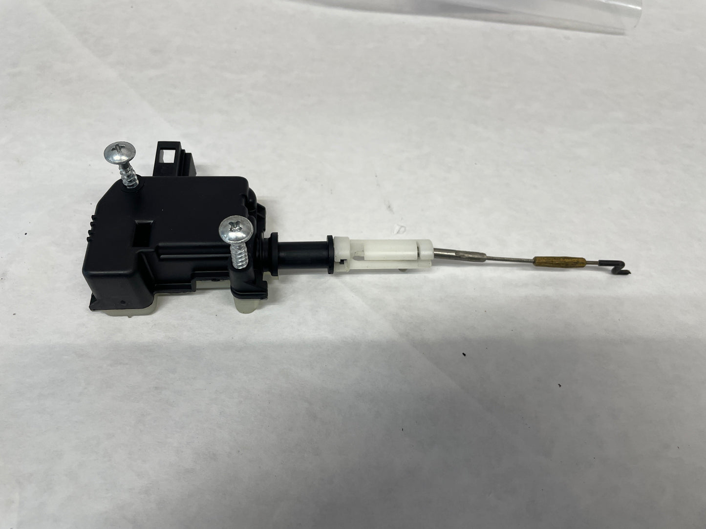 2006 Pontiac GTO Trunk Deck Lid Lock Actuator w/ Linkage OEM - Day's Parts Yard
