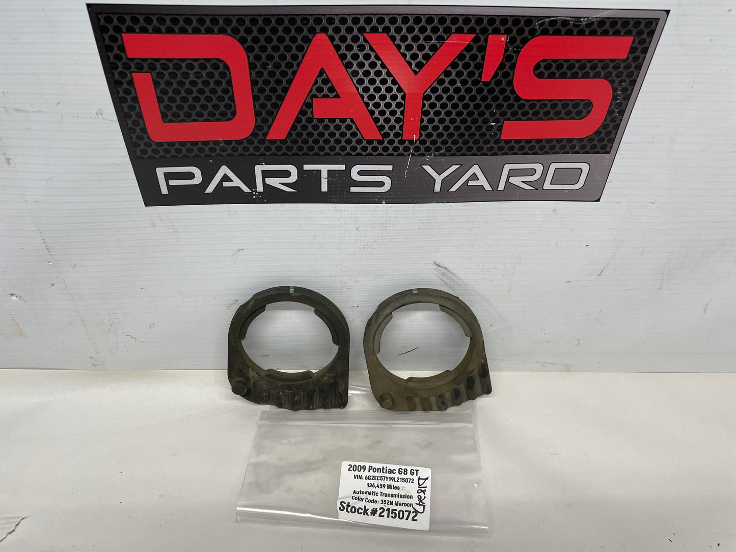 2009 Pontiac G8 GT Rear Suspension Cradle Rubber Isolators Set OEM - Day's Parts Yard