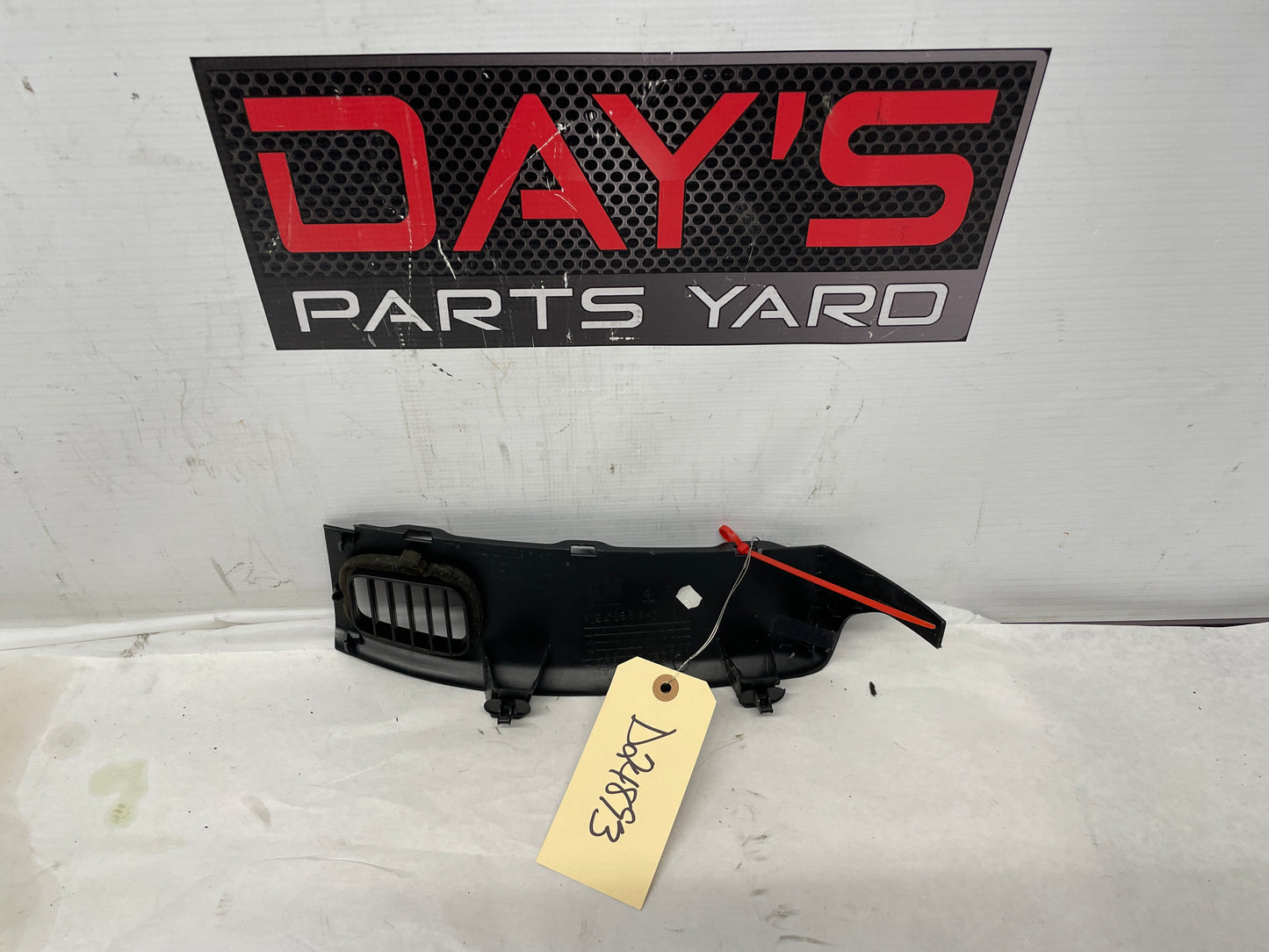 2013 Chevy Caprice PPV RH Passenger Dash End Cap Trim Vent OEM - Day's Parts Yard