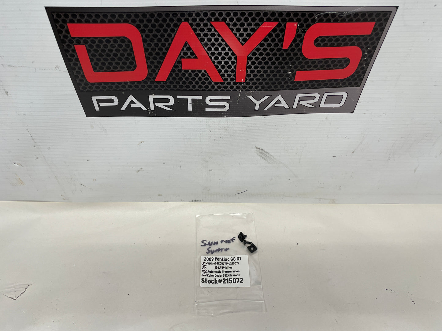 2009 Pontiac G8 GT Sun Moon Roof Sunroof Moonroof Hardware Screws OEM - Day's Parts Yard