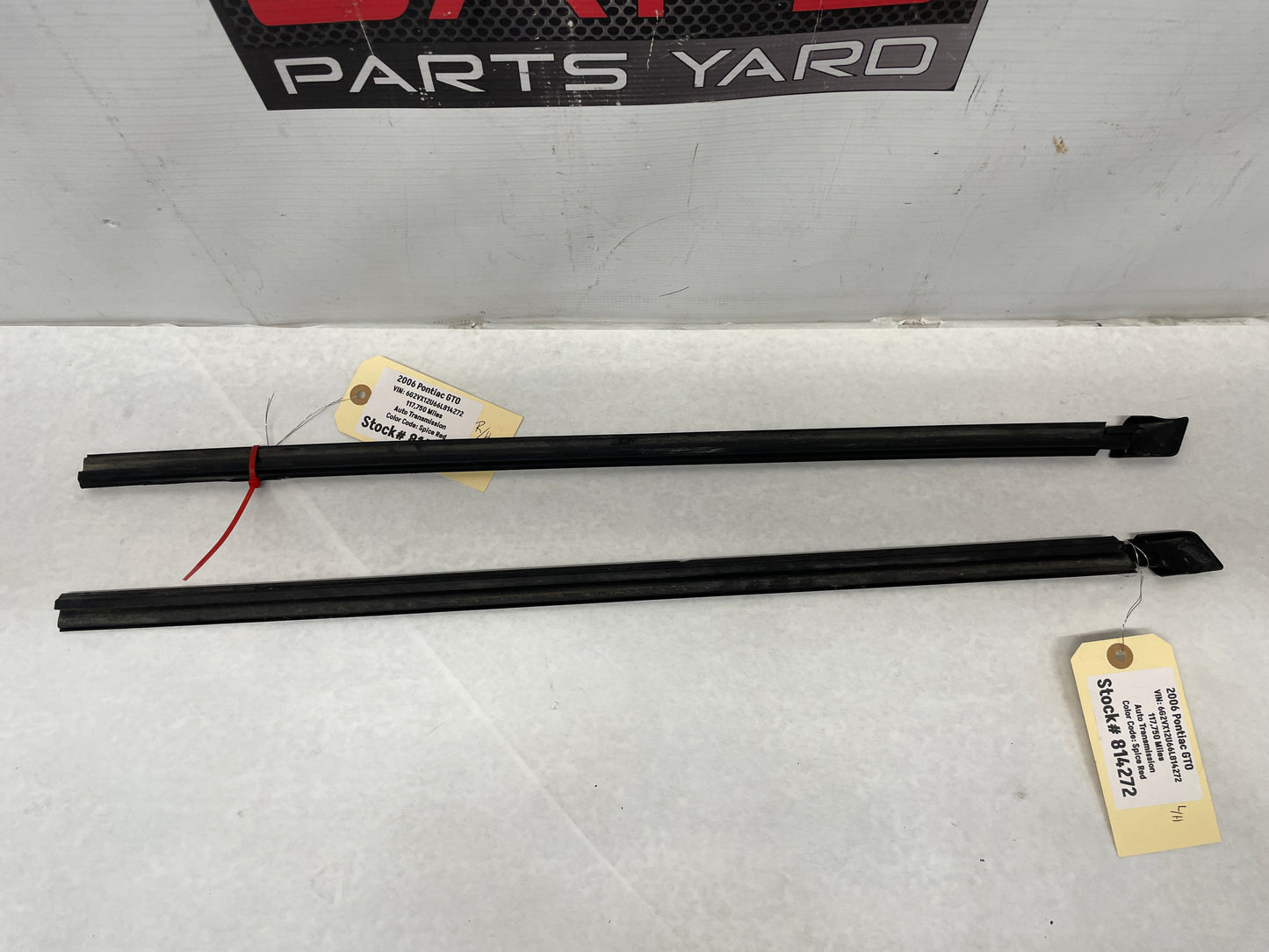 2006 Pontiac GTO RH & LH Rear Window Glass Trim Retainer Moldings OEM - Day's Parts Yard
