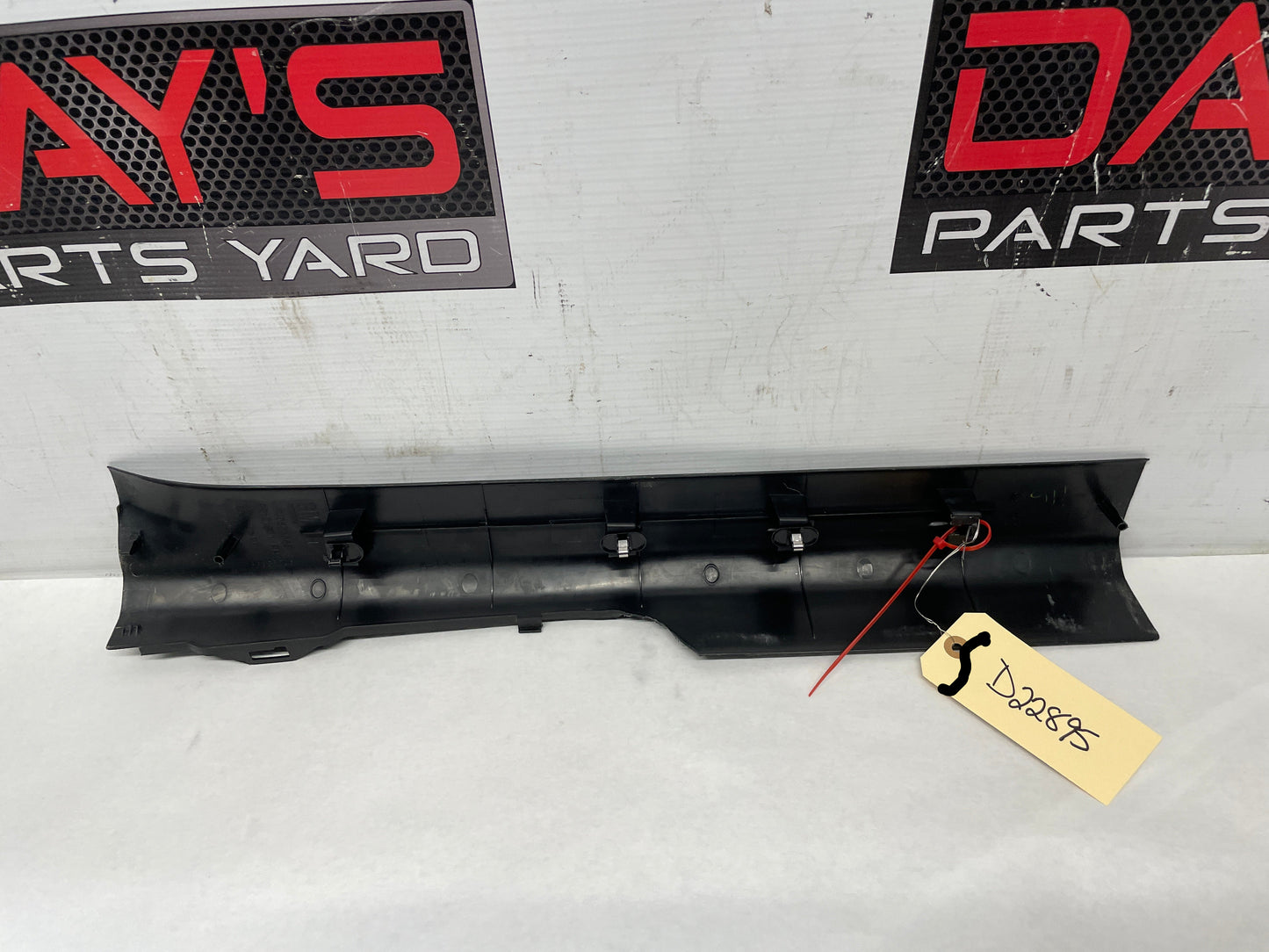 2013 Chevy Caprice PPV RH Passenger Front Door Sill Kick Panel Scuff Plate Trim Molding OEM - Day's Parts Yard
