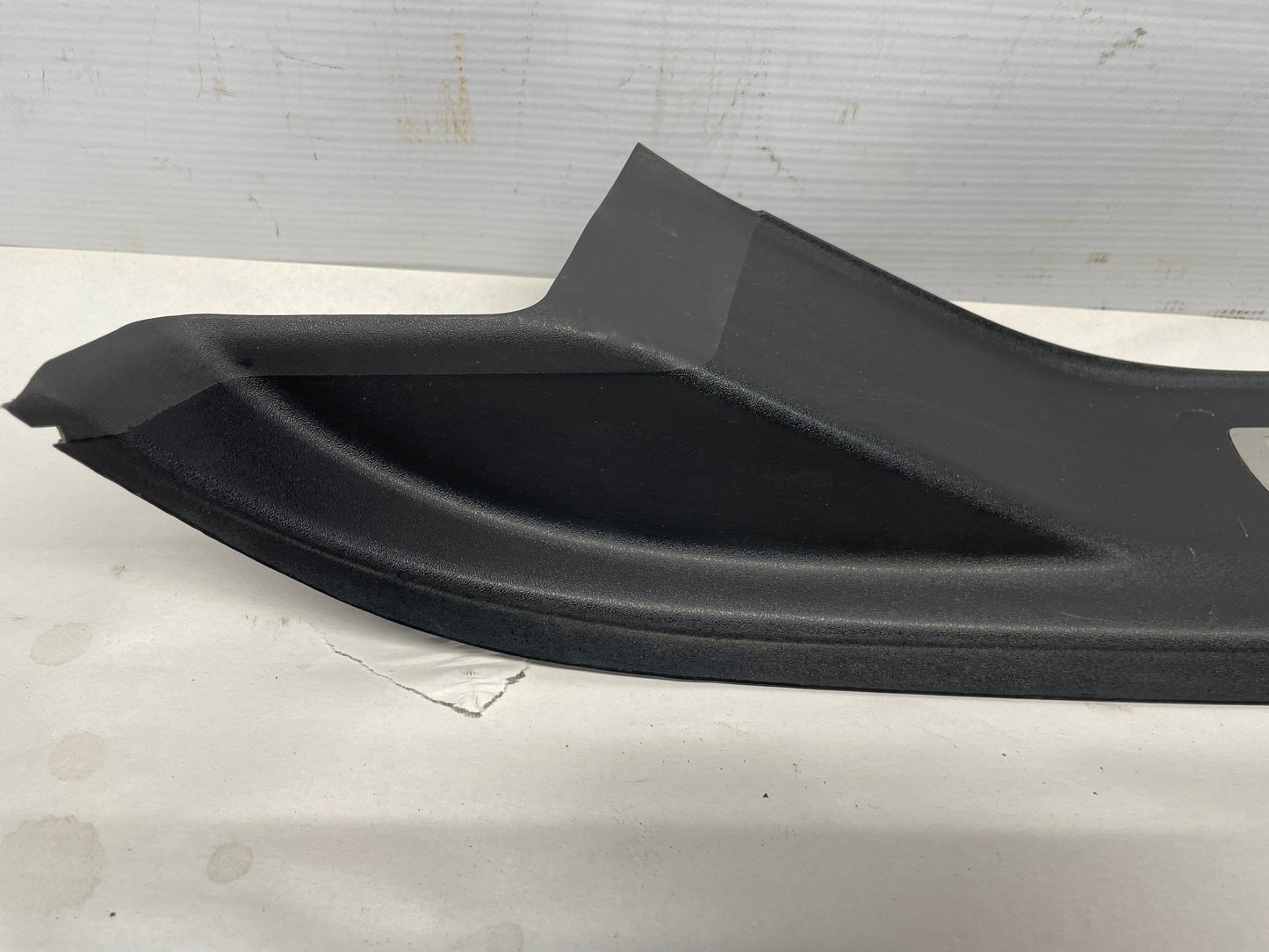 2009 Pontiac G8 GT RH Passenger Rear Door Trim Sill Scuff Kick Panel OEM - Day's Parts Yard