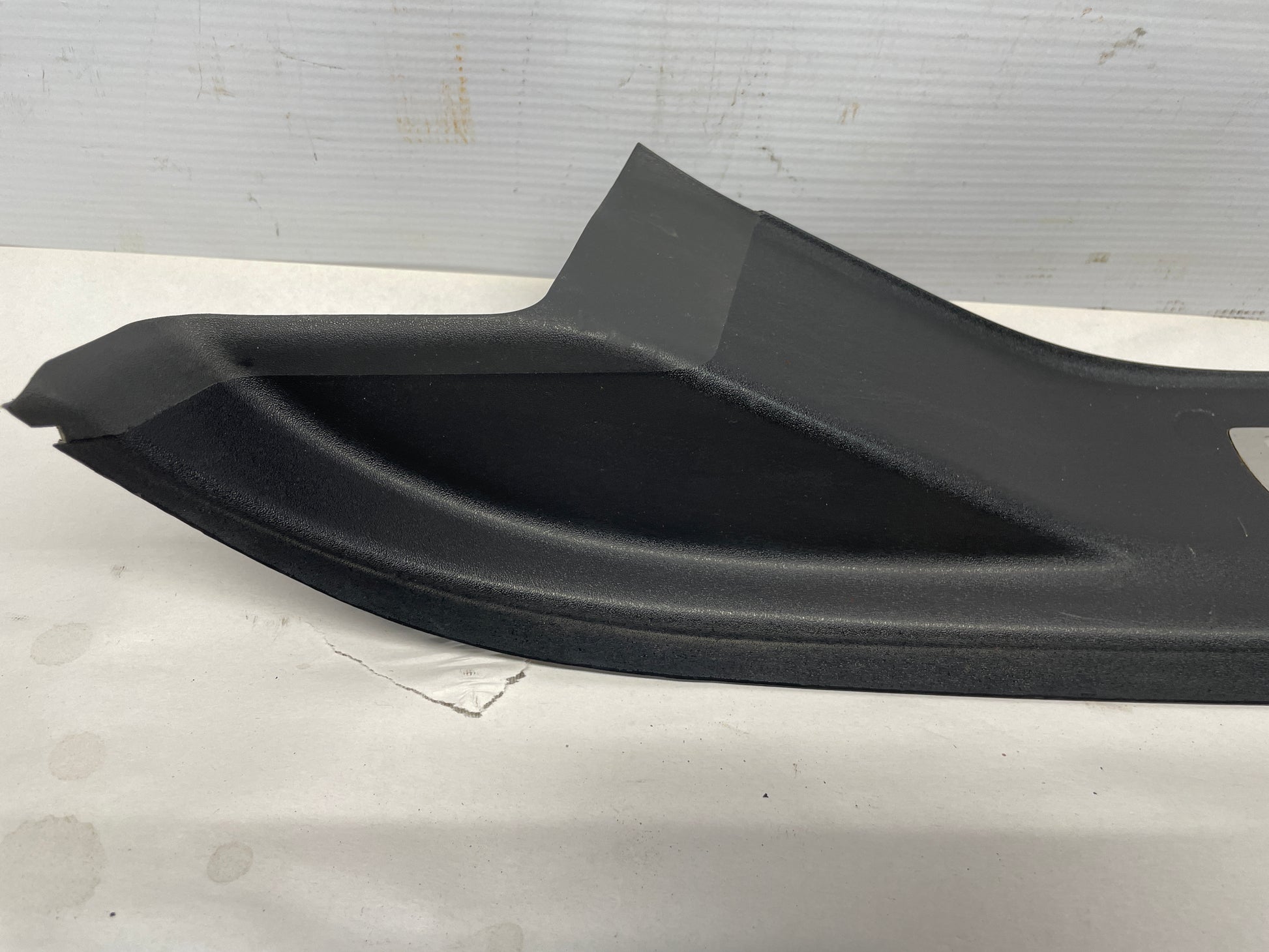 2009 Pontiac G8 GT RH Passenger Rear Door Trim Sill Scuff Kick Panel OEM - Day's Parts Yard