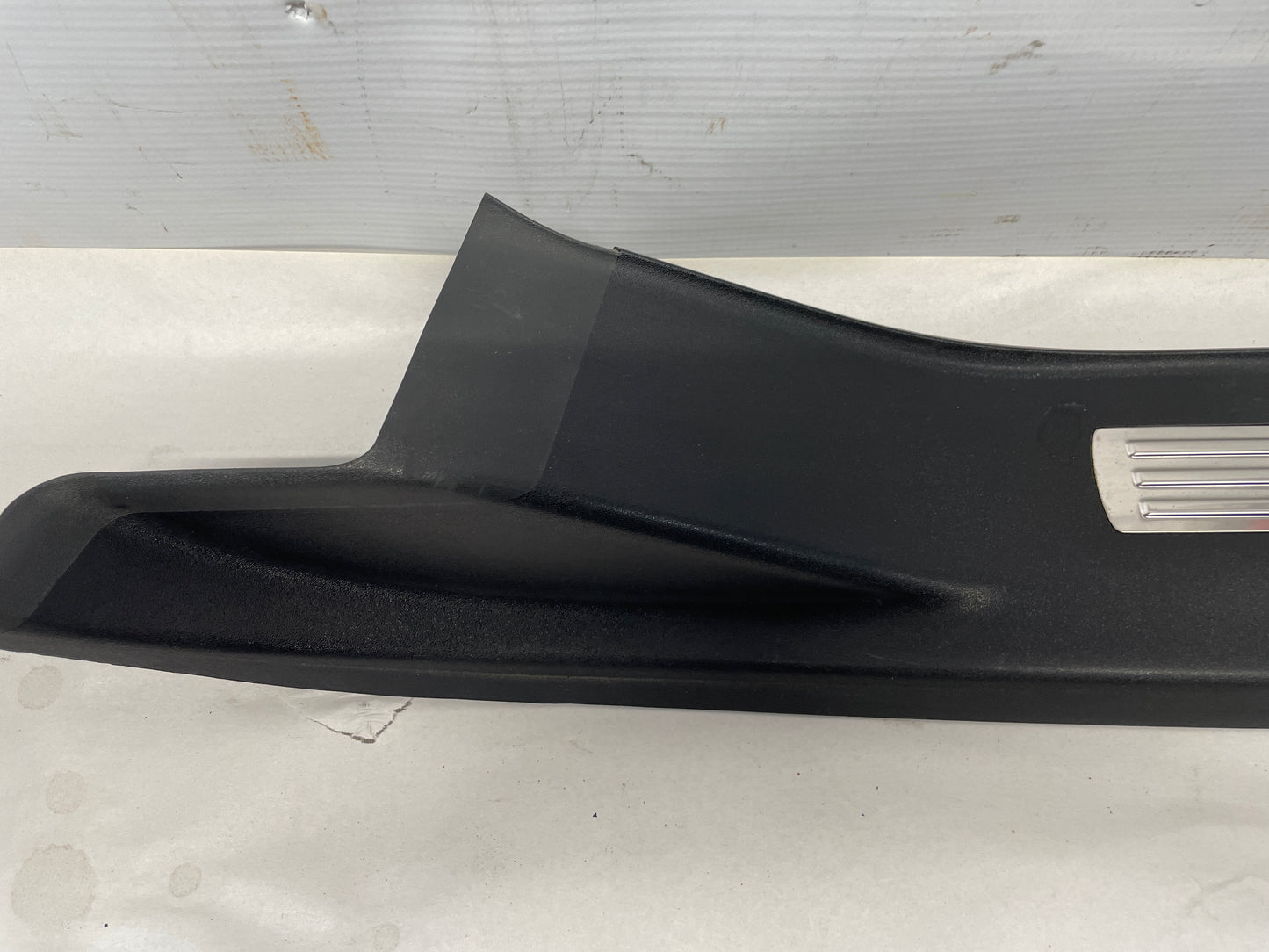 2009 Pontiac G8 GT RH Passenger Rear Door Trim Sill Scuff Kick Panel OEM - Day's Parts Yard