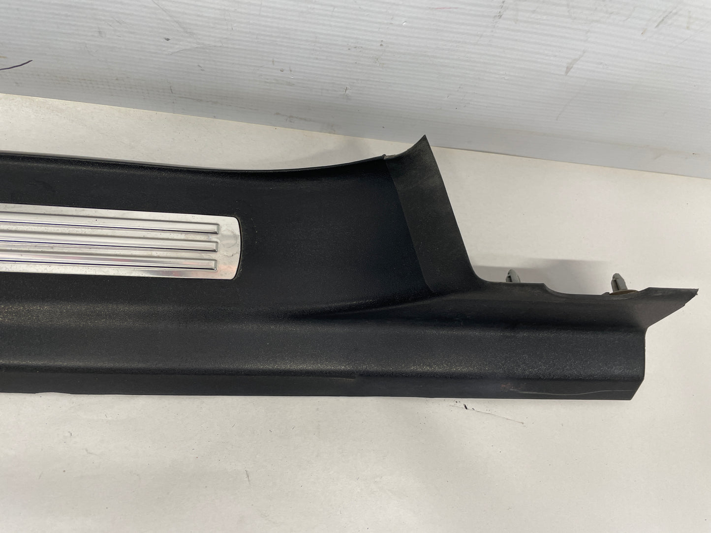 2009 Pontiac G8 GT RH Passenger Rear Door Trim Sill Scuff Kick Panel OEM - Day's Parts Yard