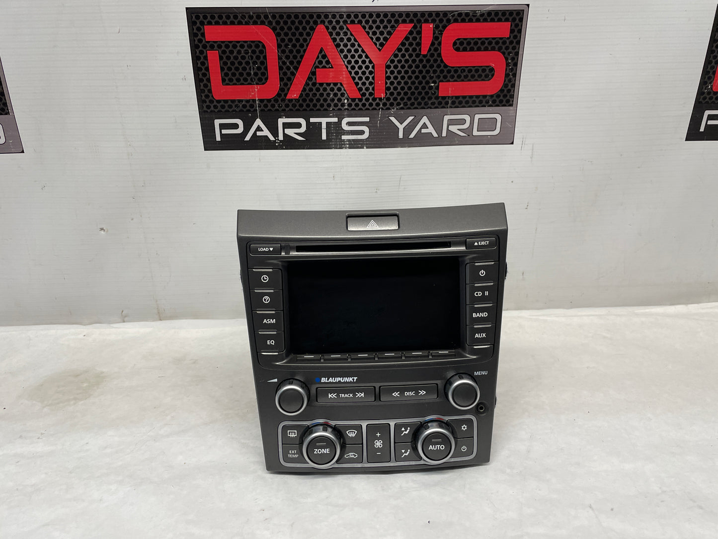 2009 Pontiac G8 GT Blaupunkt Radio CD Player Stereo Dash Control Unit OEM - Day's Parts Yard