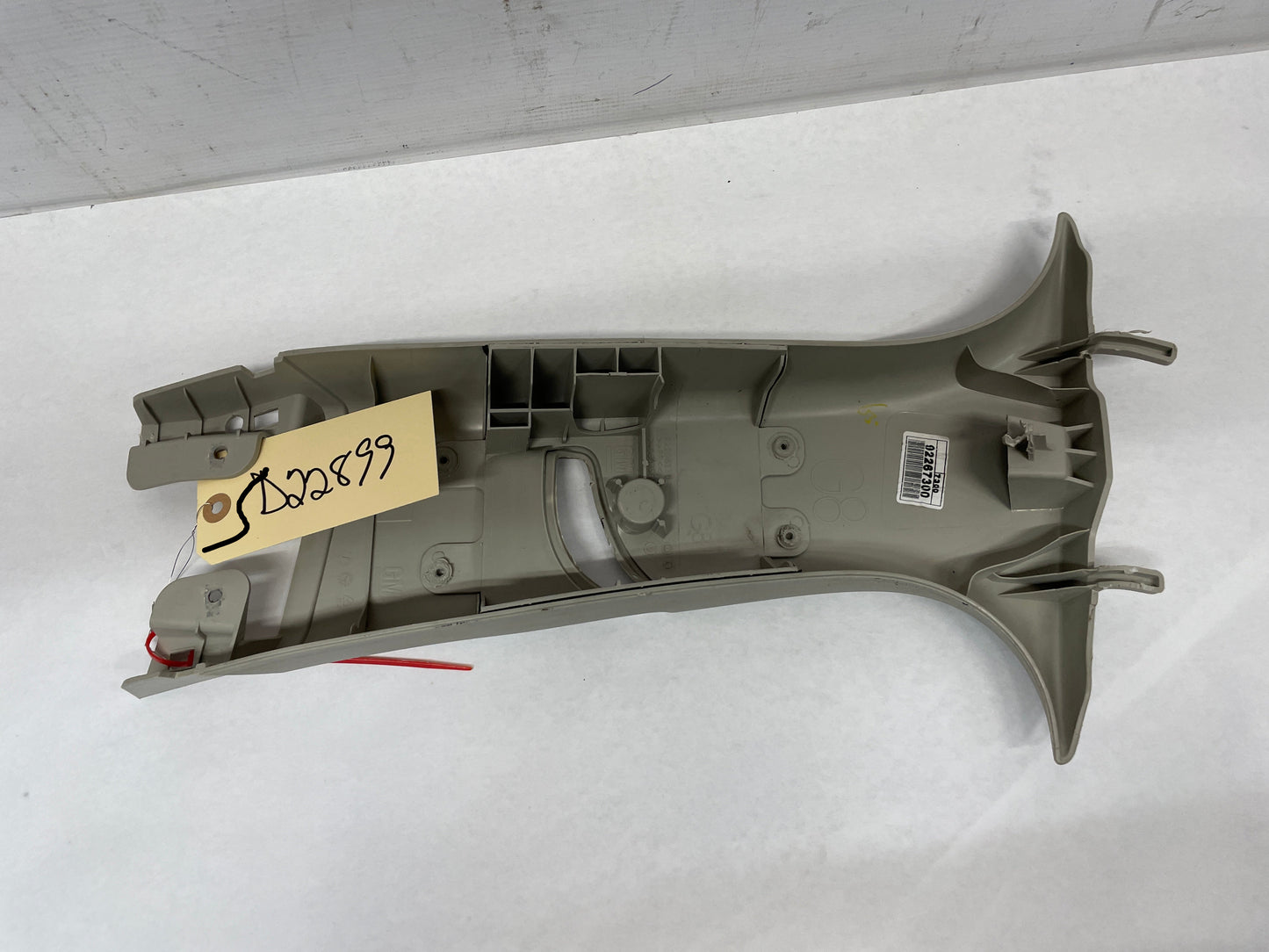 2013 Chevy Caprice PPV RH Passenger Interior Upper Center B Pillar Seat Belt Trim Panel OEM - Day's Parts Yard