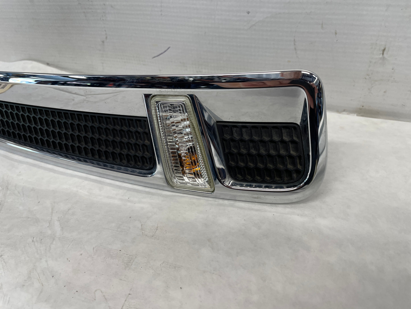 2017 Chevy SS Sedan RH Passenger Fender Marker Light OEM - Day's Parts Yard