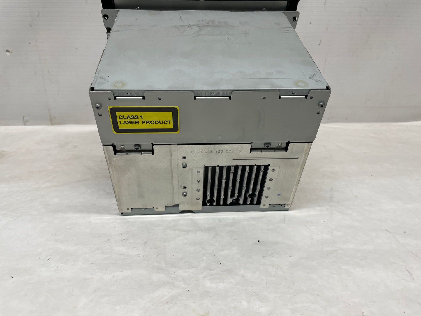 2009 Pontiac G8 GT Blaupunkt Radio CD Player Stereo Dash Control Unit OEM - Day's Parts Yard