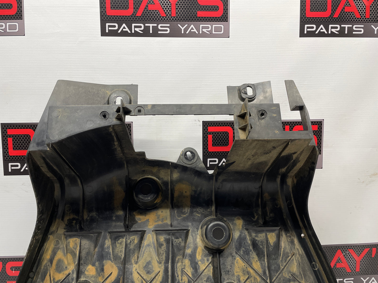 2004 Pontiac GTO Rear Air Deflector Differential Center Lower Body Cover OEM - Day's Parts Yard