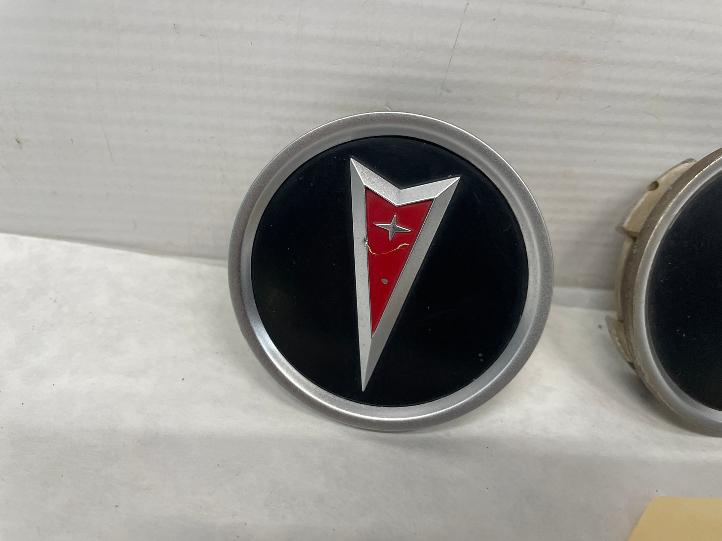 2006 Pontiac GTO Wheel Center Caps OEM - Day's Parts Yard