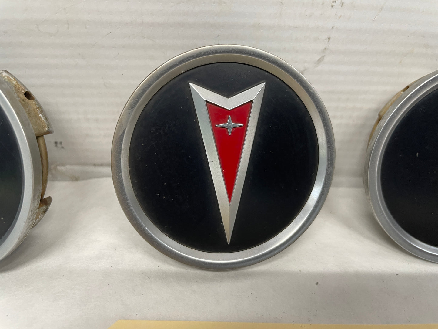 2006 Pontiac GTO Wheel Center Caps OEM - Day's Parts Yard