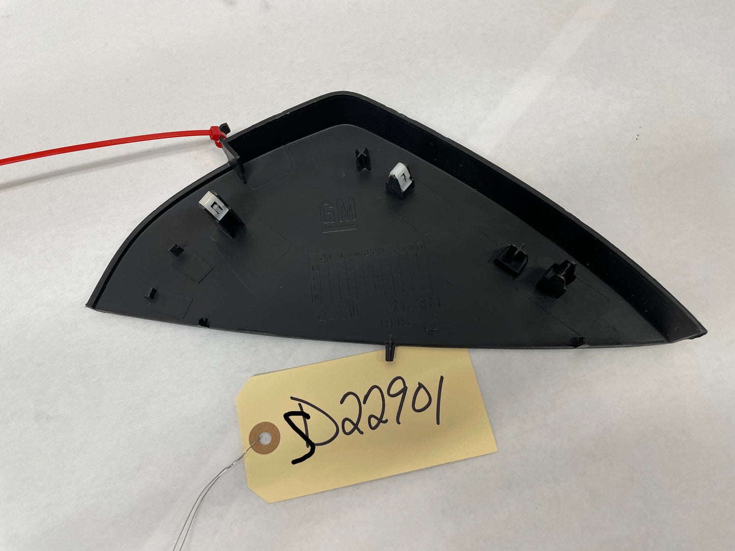 2013 Chevy Caprice PPV RH Passenger Dash Trim End Cap OEM - Day's Parts Yard