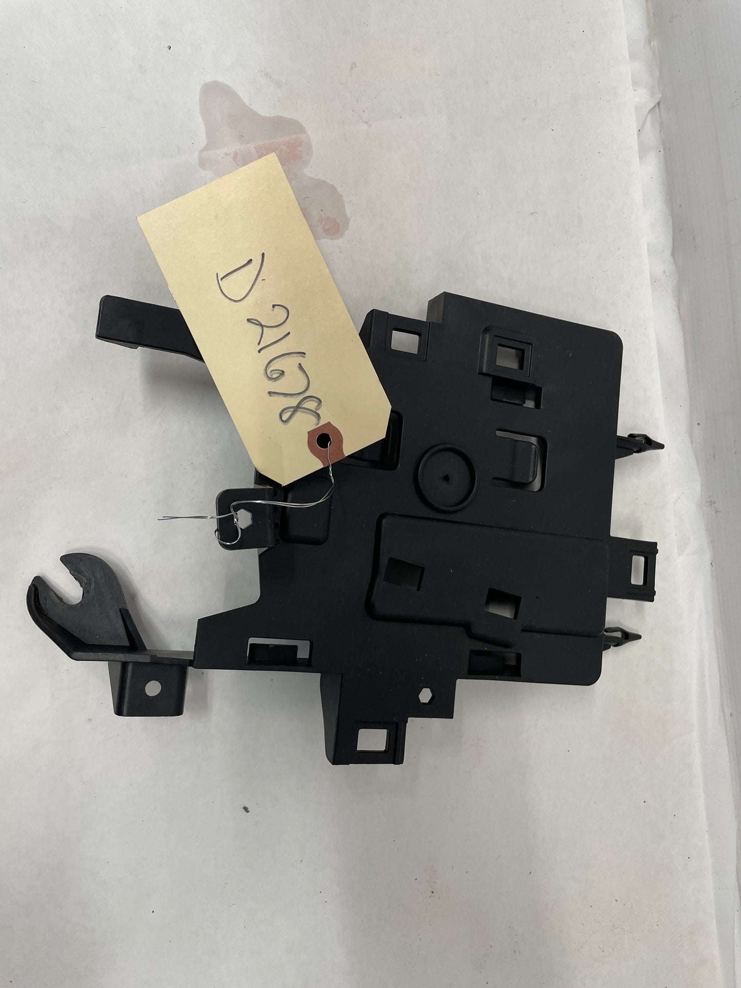 2016 Cadillac ATS-V Coupe Chassis Control Module Bracket OEM - Day's Parts Yard