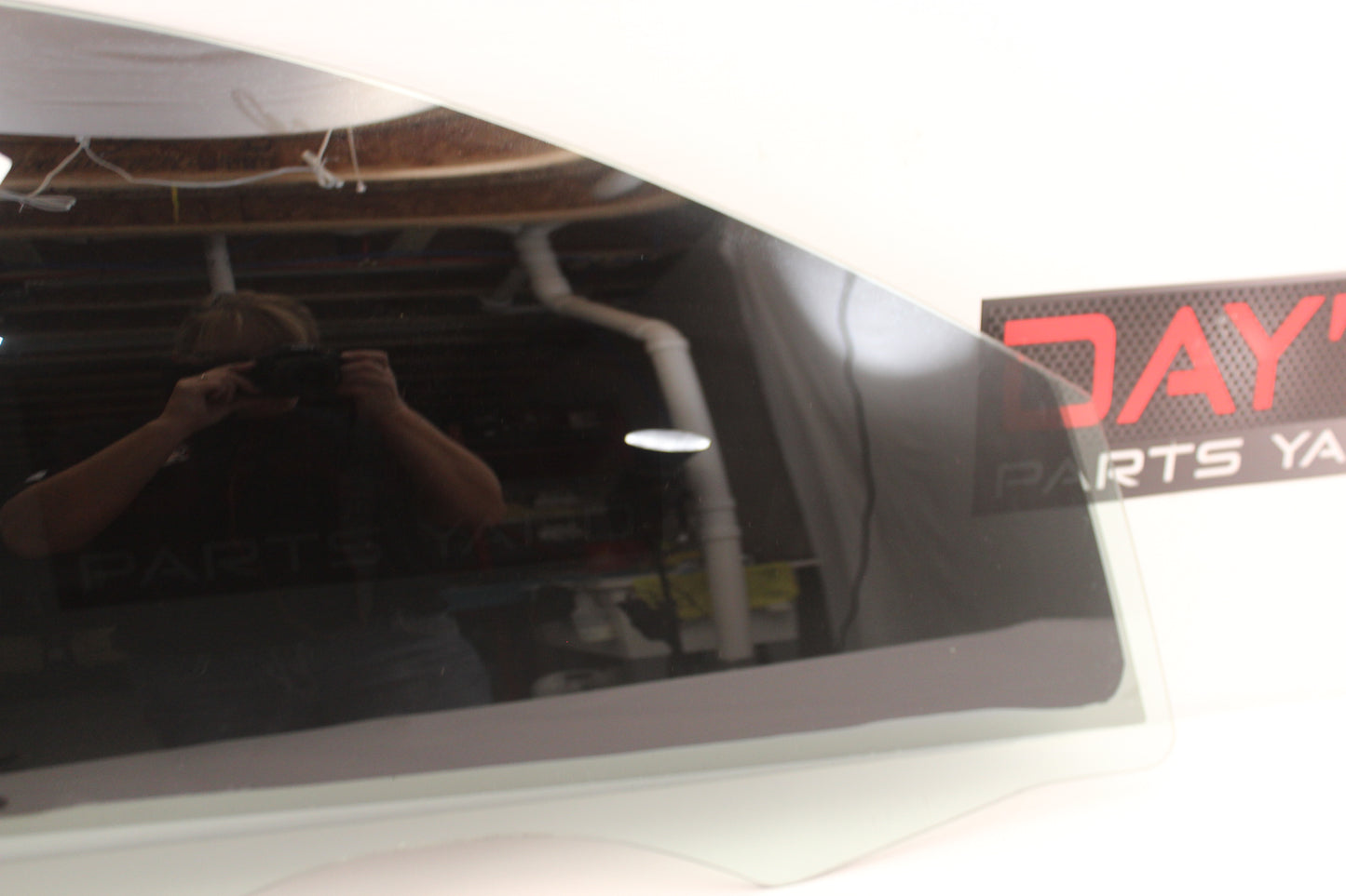2008 Pontiac G8 GT Front RH Passenger Door Window Glass OEM - Day's Parts Yard