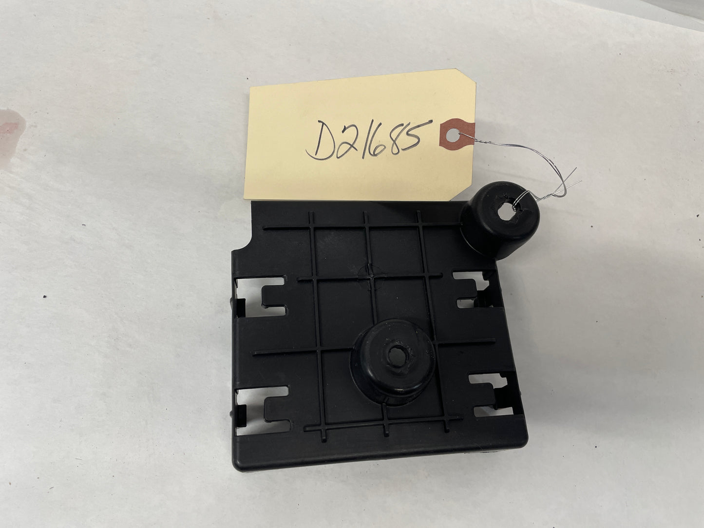2016 Cadillac ATS-V Coupe Keyless Entry Control Module Bracket OEM - Day's Parts Yard