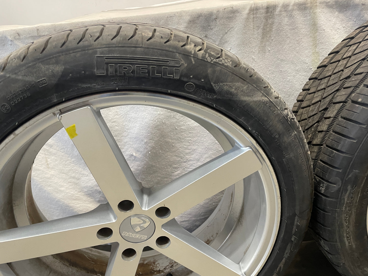 2012 Chevy Camaro SS Ravetti M13 Wheel and Tire Set 20X8.5 LOCAL PICK UP - Day's Parts Yard