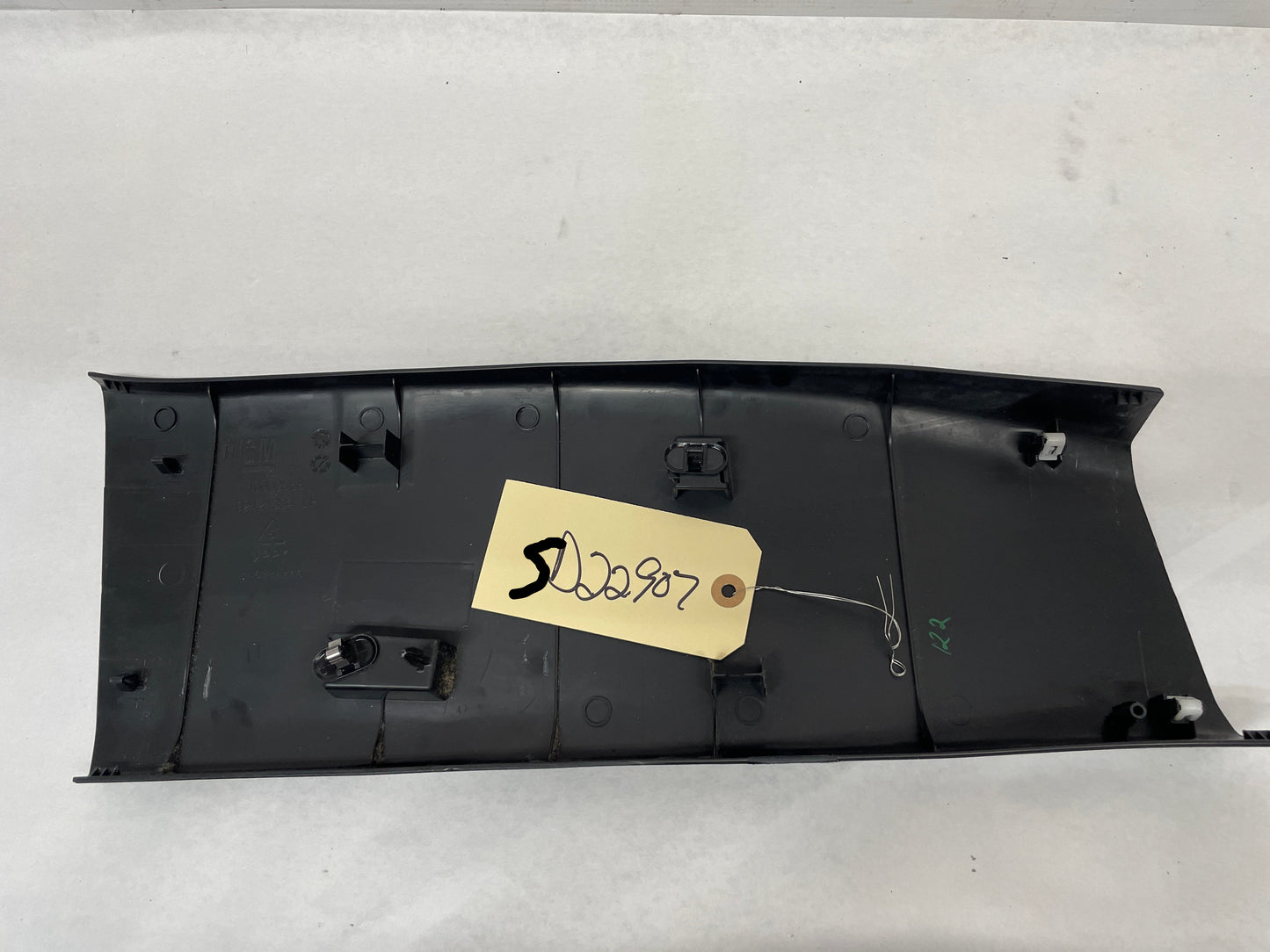 2013 Chevy Caprice PPV LH Driver Interior Center B Pillar Trim Molding Panel Cover OEM - Day's Parts Yard
