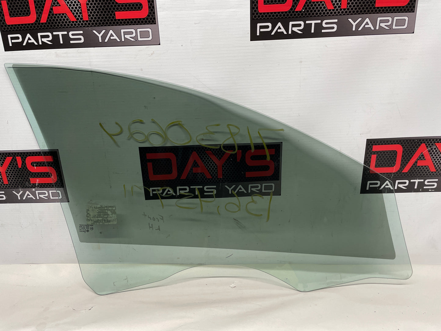 2009 Pontiac G8 GT LH Driver Front Door Window Glass OEM - Day's Parts Yard