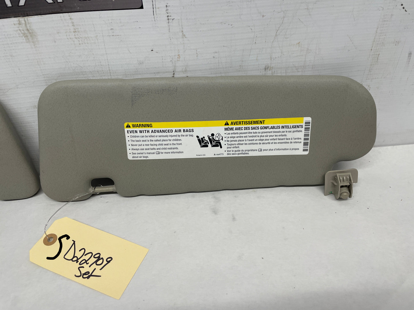 2013 Chevy Caprice PPV RH & LH Sun Visor Sunvisor Sun Shade OEM - Day's Parts Yard