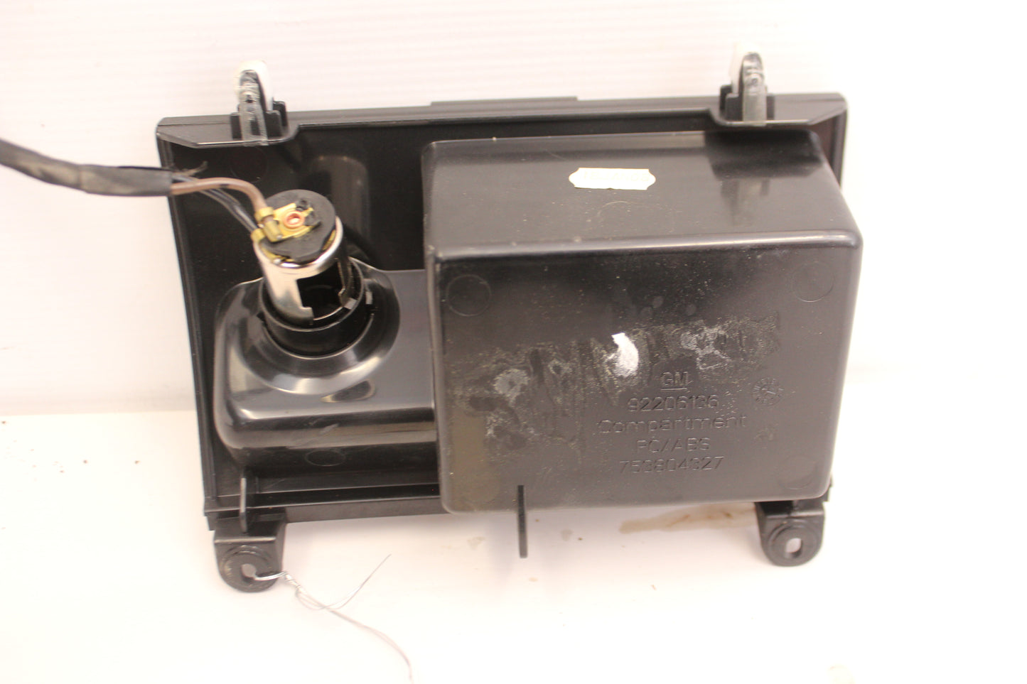 2008 Pontiac G8 GT Console Storage Cubby Plug Assembly OEM - Day's Parts Yard