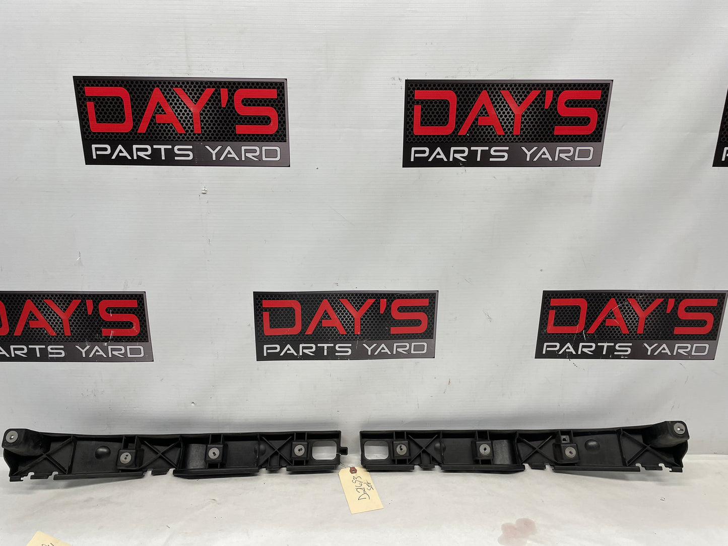 2016 Cadillac ATS-V Coupe RH & LH Rear Bumper Cover Brackets OEM - Day's Parts Yard