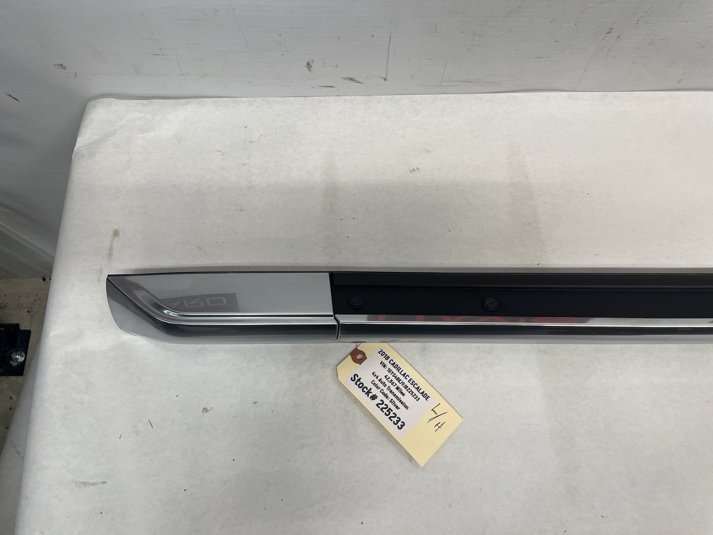 2018 Cadillac Escalade RH Chrome Roof Luggage Rack Rail Trim Molding OEM - Day's Parts Yard