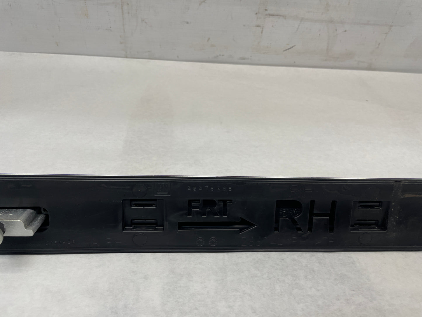 2018 Cadillac Escalade RH Chrome Roof Luggage Rack Rail Trim Molding OEM - Day's Parts Yard