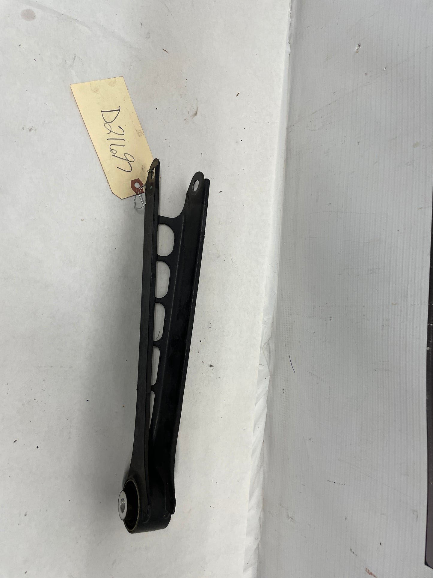 2016 Cadillac ATS-V Coupe LH Driver Rear Suspension Lower Trailing Arm Link OEM - Day's Parts Yard