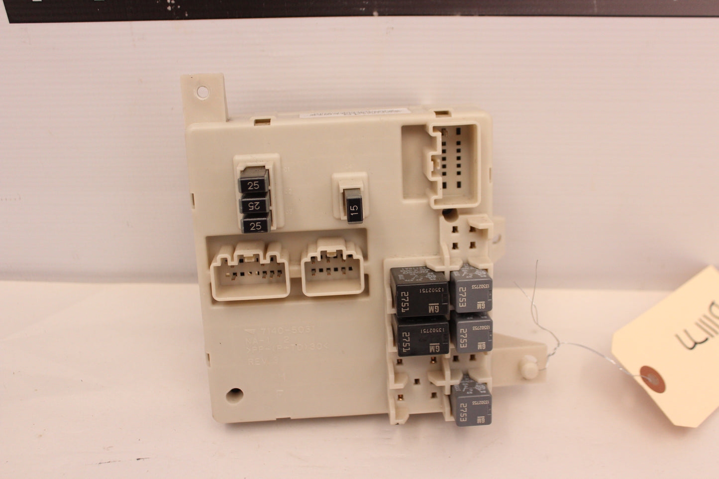 2013 Cadillac CTS-V Sedan Fuse Junction Box OEM - Day's Parts Yard