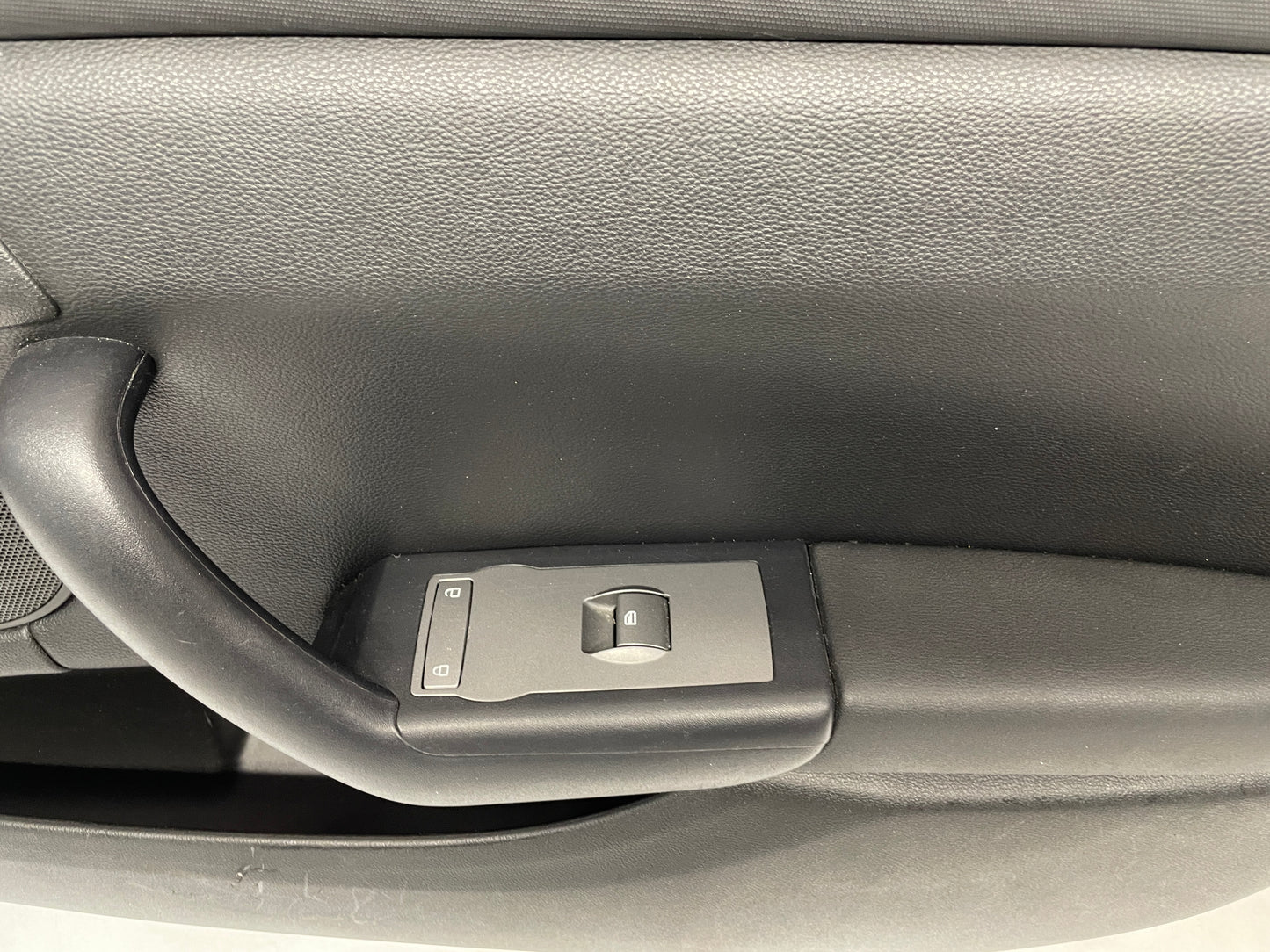 2013 Chevy Caprice PPV RH Passenger Front Interior Door Panel Trim OEM - Day's Parts Yard