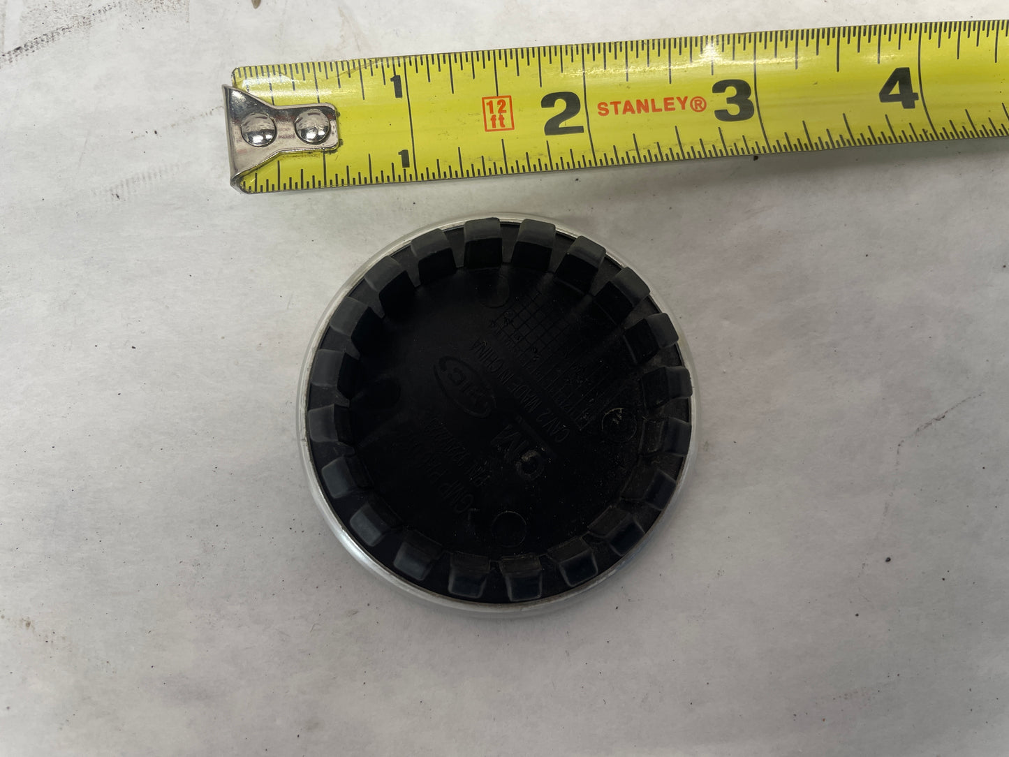 2011 Chevy Camaro 2SS Wheel Center Cap OEM - Day's Parts Yard