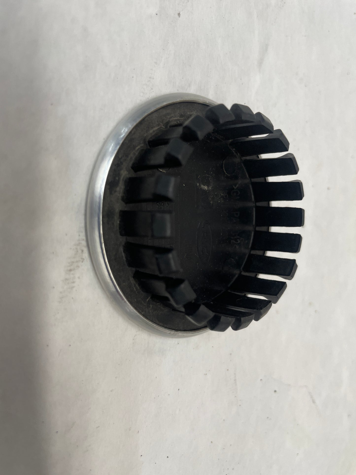 2011 Chevy Camaro 2SS Wheel Center Cap OEM - Day's Parts Yard