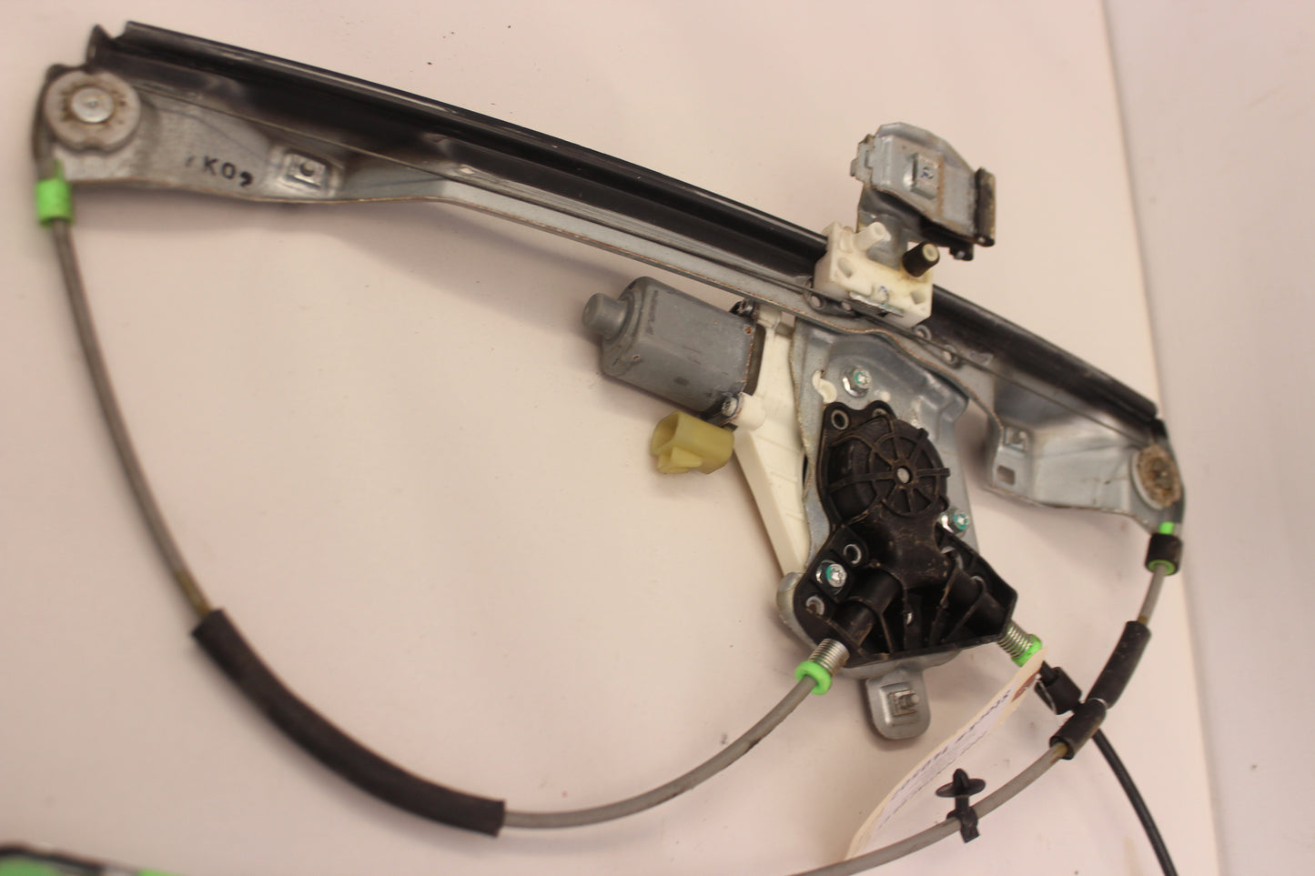 2008 Pontiac G8 GT Front LH Driver Door Window Regulator Motor OEM - Day's Parts Yard
