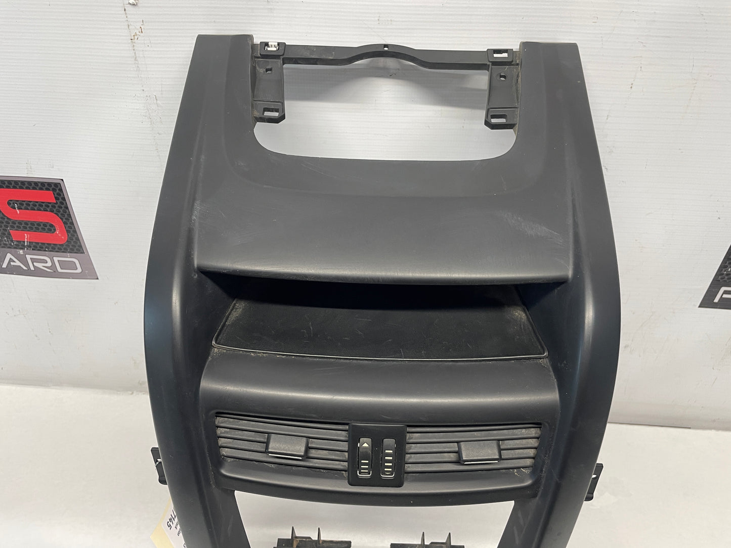 2009 Pontiac G8 Center Dash Radio Stereo Bezel Trim OEM - Day's Parts Yard