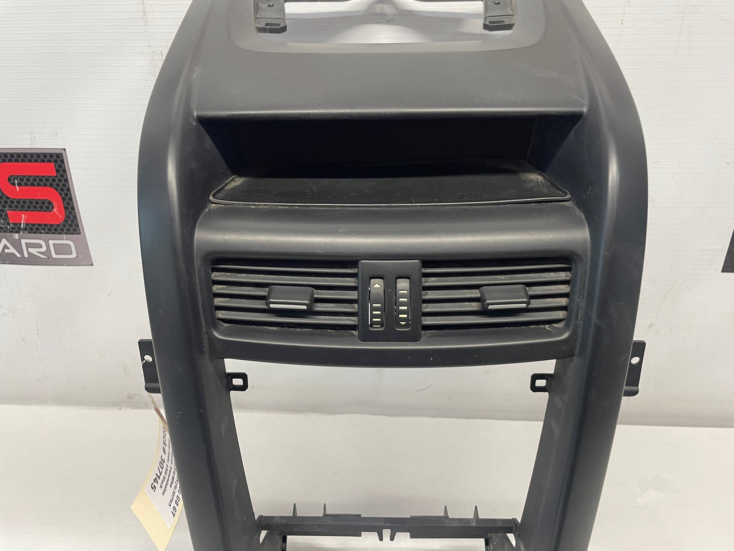 2009 Pontiac G8 Center Dash Radio Stereo Bezel Trim OEM - Day's Parts Yard