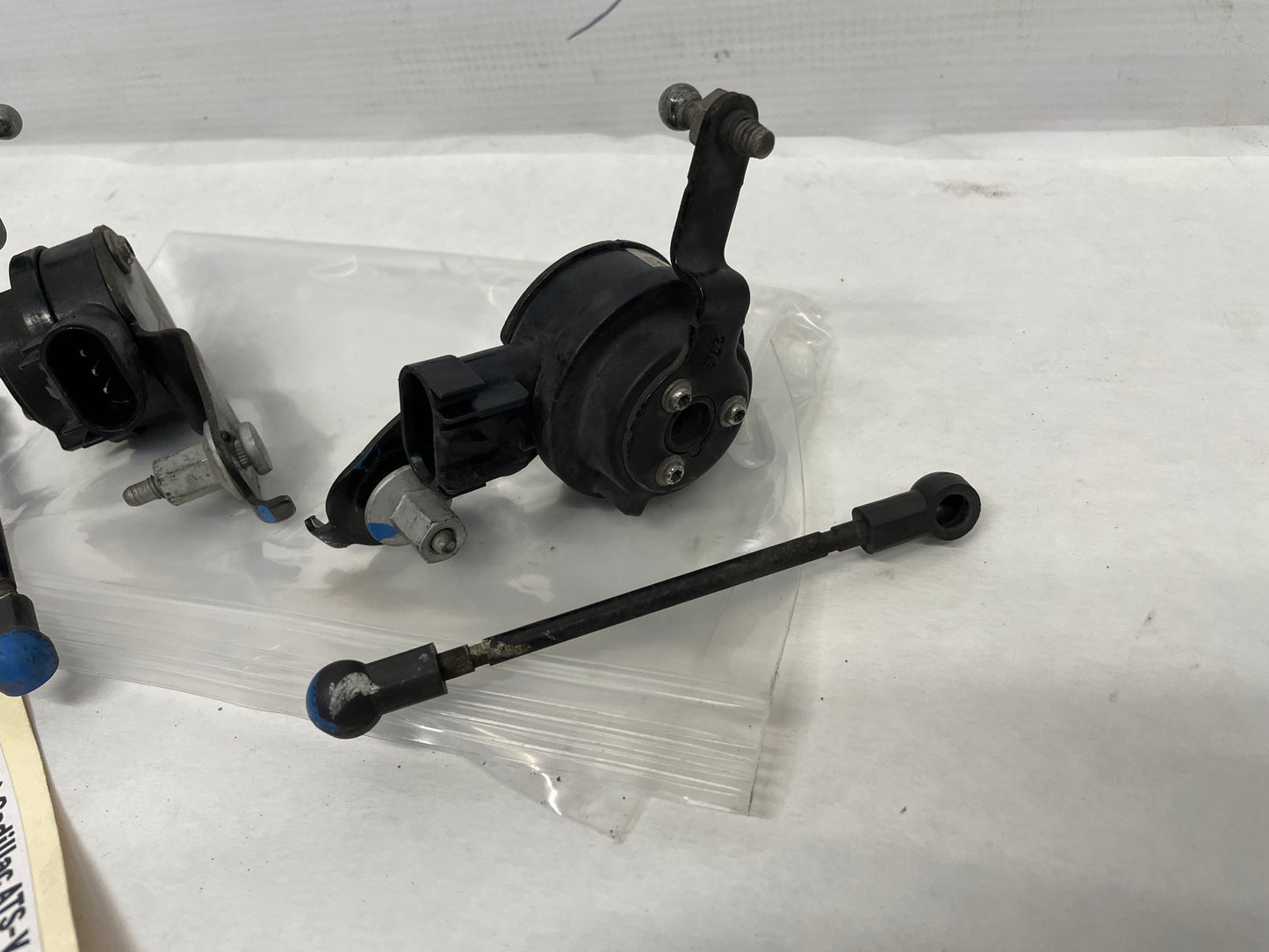 2016 Cadillac ATS-V Coupe RH & LH Ride Height Active Suspension Sensor OEM - Day's Parts Yard