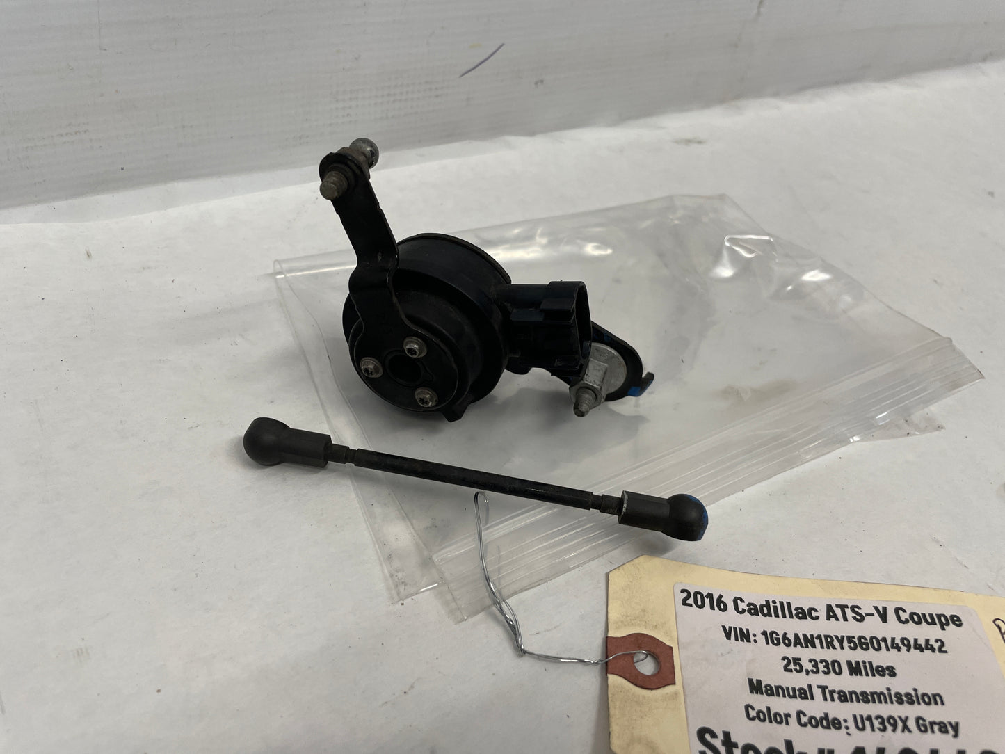 2016 Cadillac ATS-V Coupe RH & LH Ride Height Active Suspension Sensor OEM - Day's Parts Yard