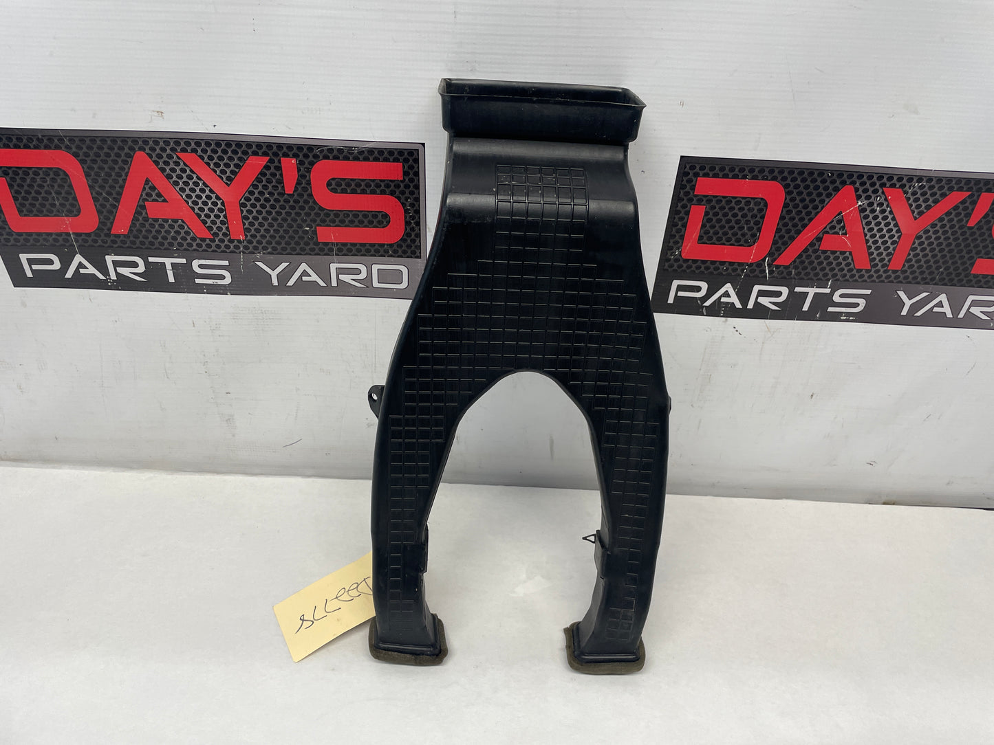 2009 Pontiac G8 A/C Heater HVAC Rear Floor Console Air Vent Duct OEM - Day's Parts Yard