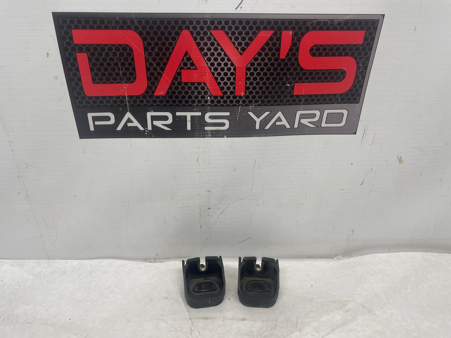 2017 Chevy SS Sedan RH & LH Upper Radiator Bracket Mounts OEM - Day's Parts Yard