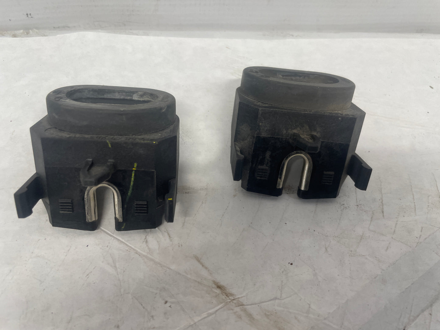 2017 Chevy SS Sedan RH & LH Upper Radiator Bracket Mounts OEM - Day's Parts Yard