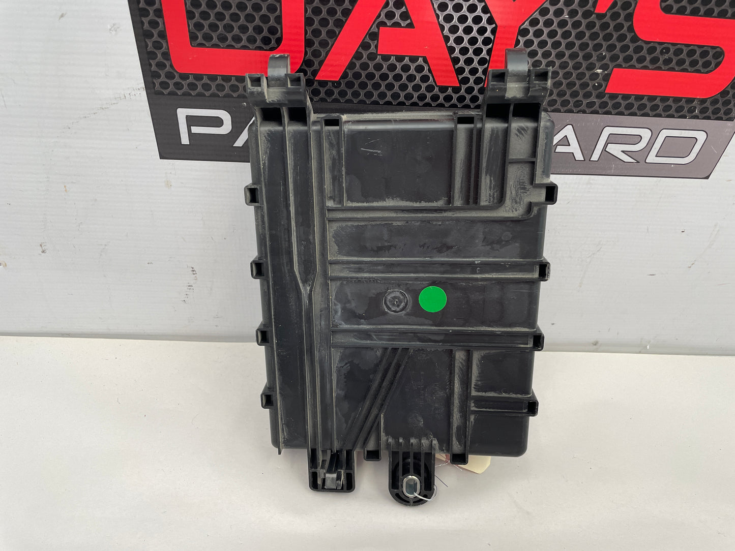 2017 Chevy SS Sedan Rear Fuse Box Relay OEM - Day's Parts Yard