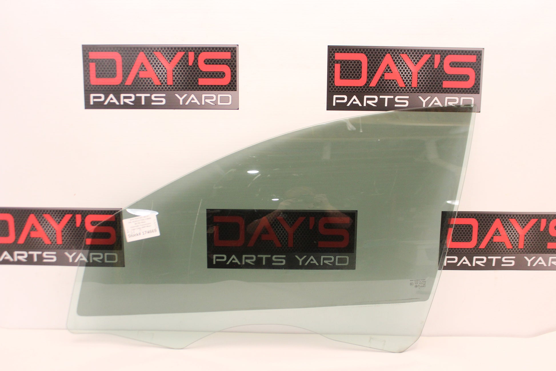 2009 Pontiac G8 GT Front LH Driver Door Window Glass OEM - Day's Parts Yard
