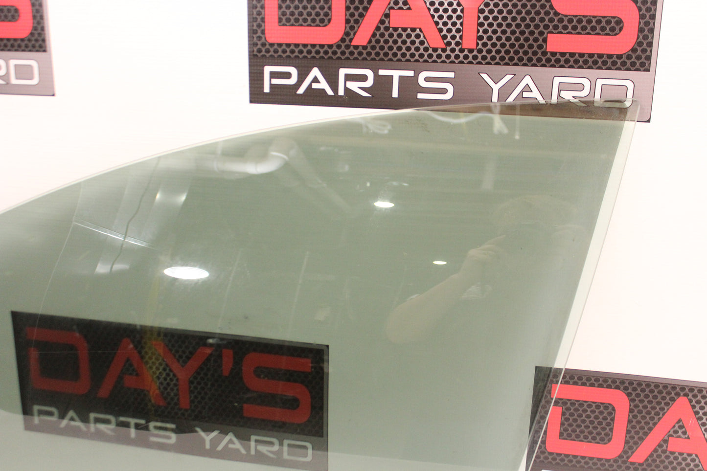 2009 Pontiac G8 GT Front LH Driver Door Window Glass OEM - Day's Parts Yard