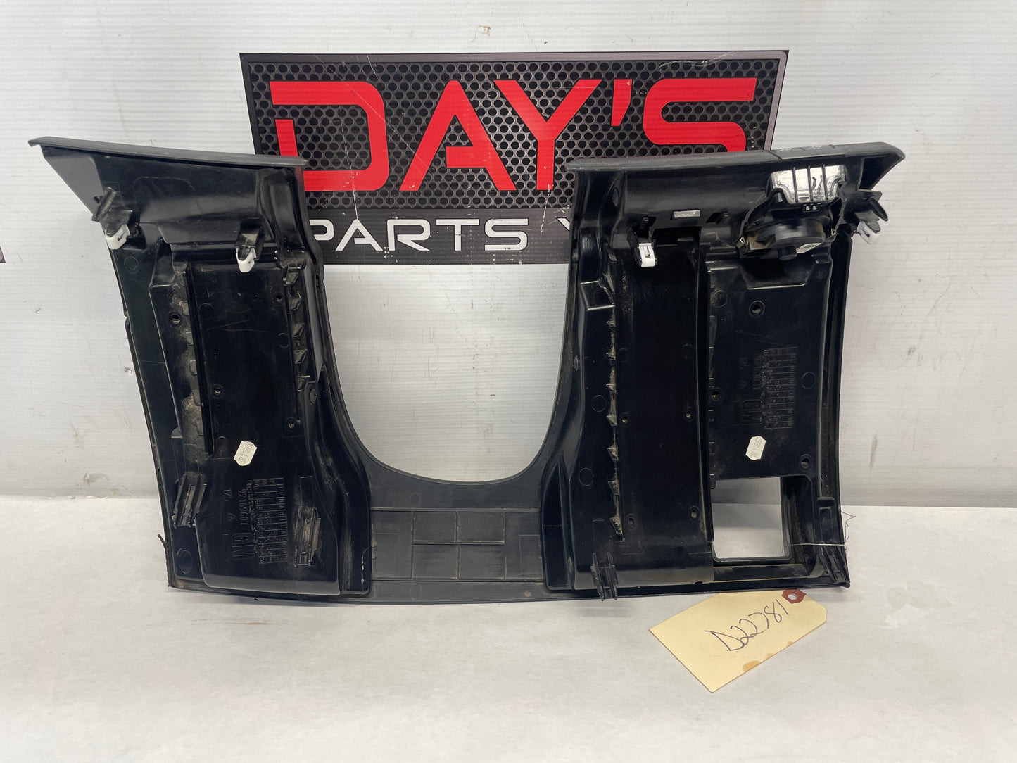 2009 Pontiac G8 GT LH Driver Knee Bolster Lower Dash Column Cover Trim Panel OEM - Day's Parts Yard