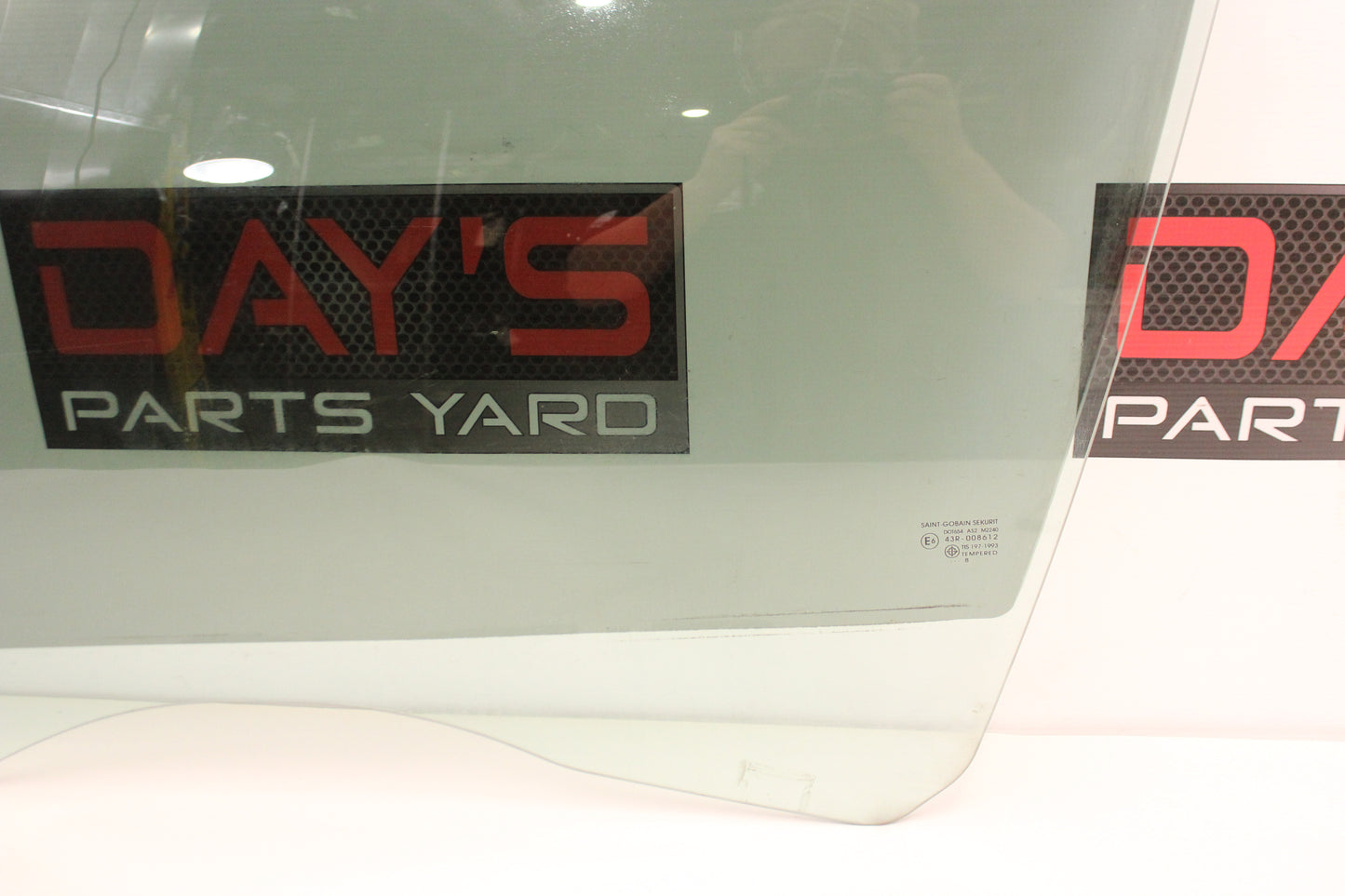 2009 Pontiac G8 GT Front LH Driver Door Window Glass OEM - Day's Parts Yard